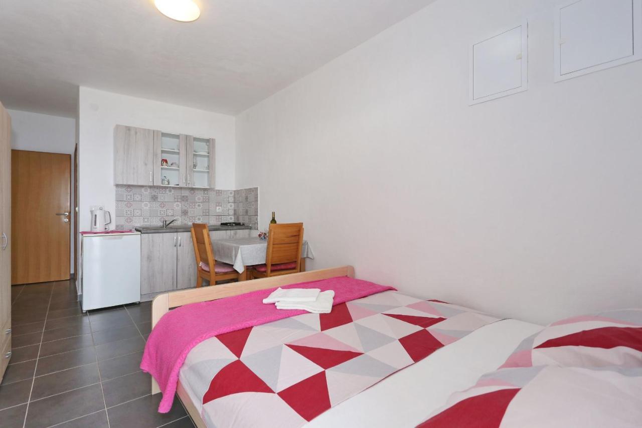 Apartments Vlado I Vesna Rtina Bagian luar foto