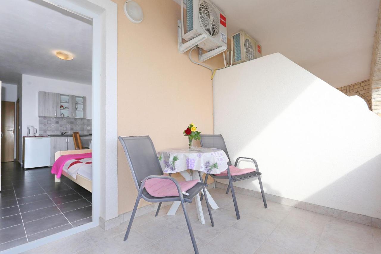 Apartments Vlado I Vesna Rtina Bagian luar foto