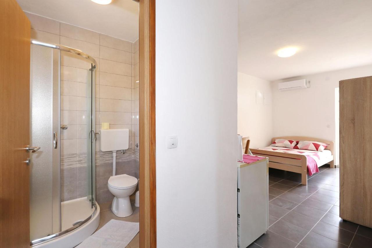 Apartments Vlado I Vesna Rtina Bagian luar foto